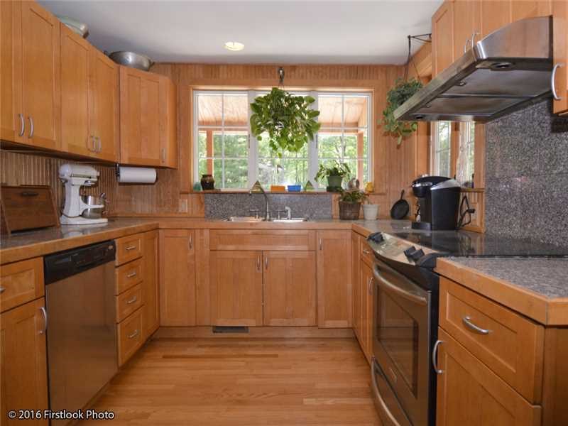 For Sale: 253 Narrow Ln North Kingstown, RI 02852
