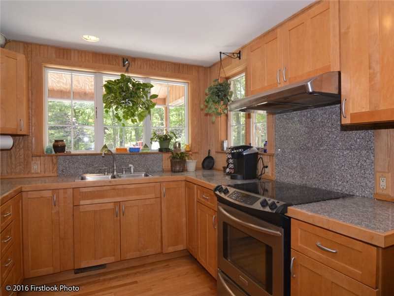 For Sale: 253 Narrow Ln North Kingstown, RI 02852