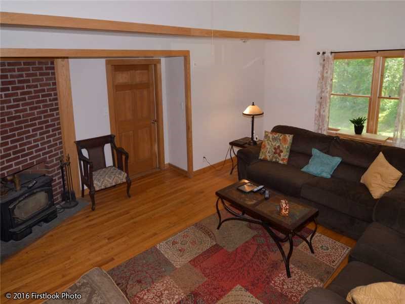 For Sale: 253 Narrow Ln North Kingstown, RI 02852