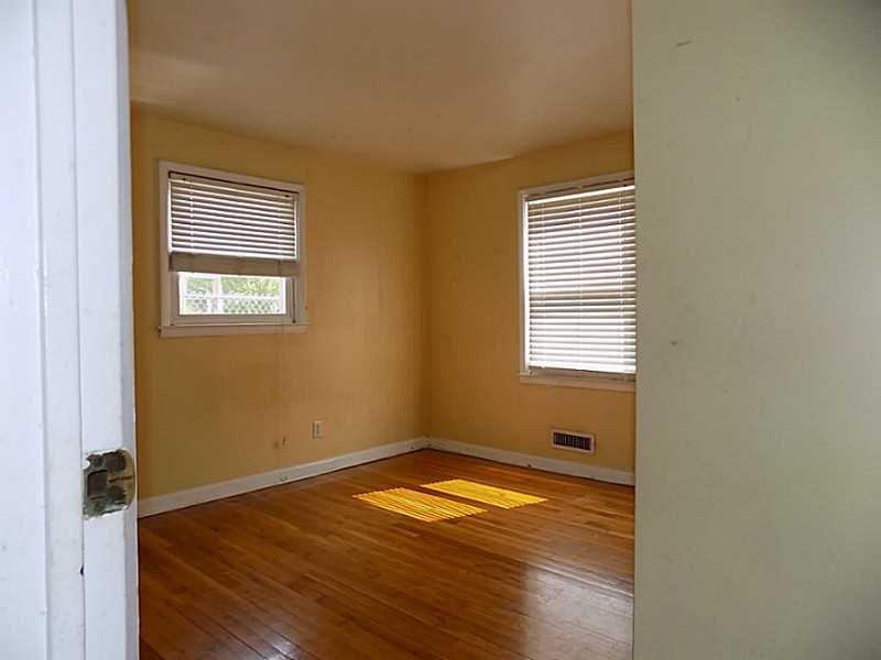 68 Ames St Pawtucket, RI 02861