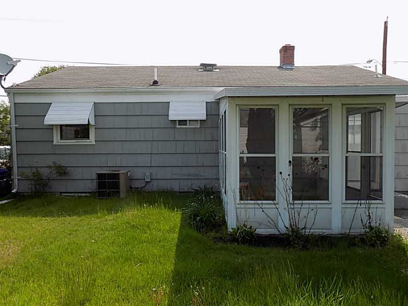 68 Ames St Pawtucket, RI 02861