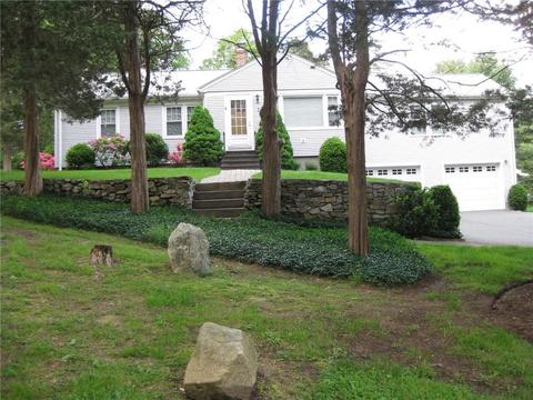 12 Carriage Way
