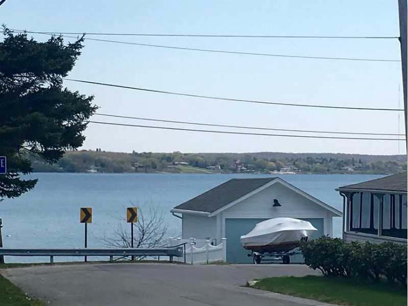 95 Aquidneck Ave