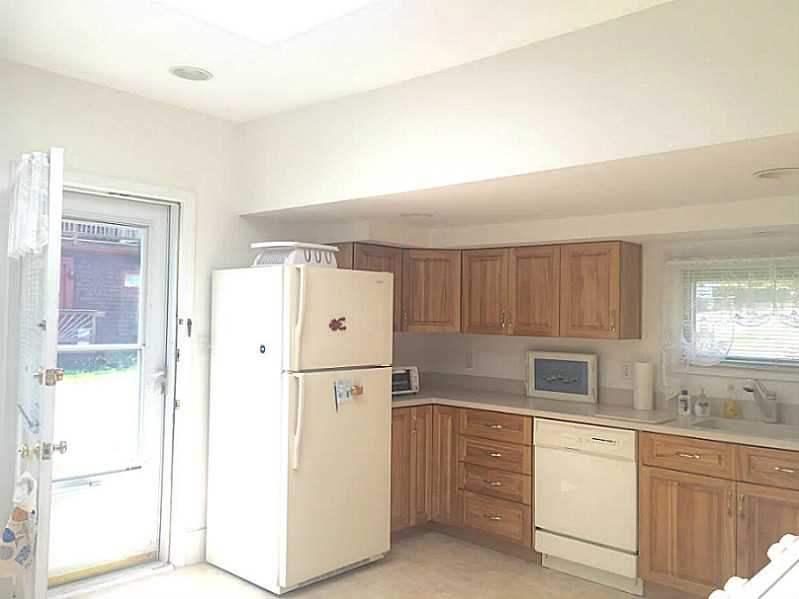 95 Aquidneck Ave