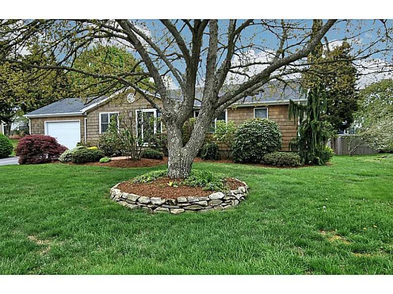 24 Highland Ave Narragansett, RI 02882