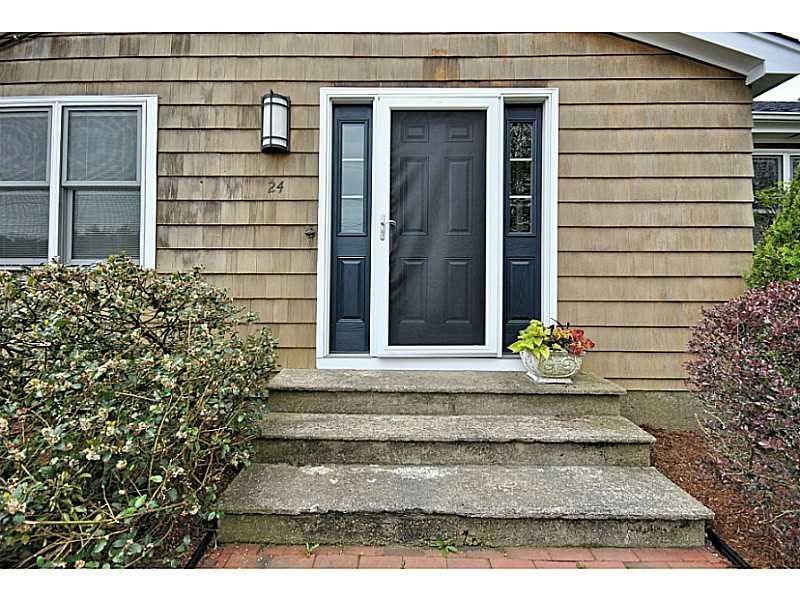 24 Highland Ave Narragansett, RI 02882