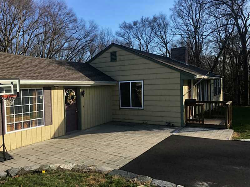 For Sale: 330 Lansdowne Rd Warwick, RI 02888