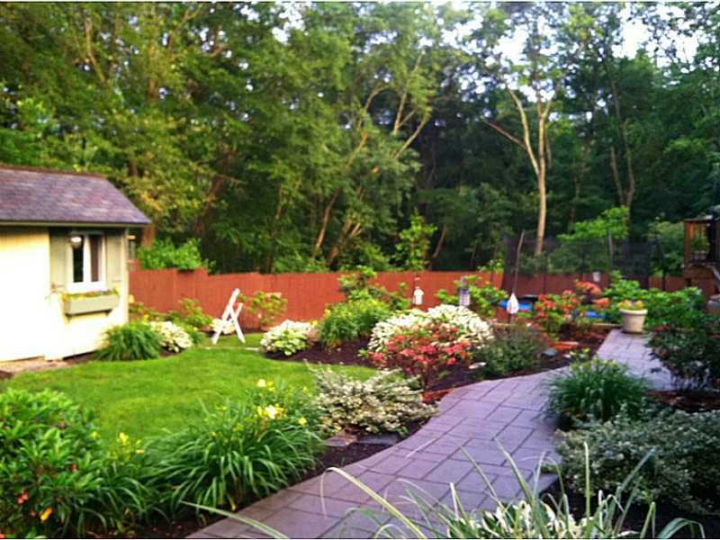 For Sale: 330 Lansdowne Rd Warwick, RI 02888