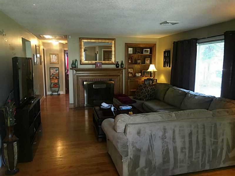 For Sale: 330 Lansdowne Rd Warwick, RI 02888