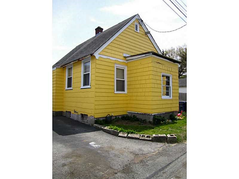 For Sale: 14 Cooke Pl Warwick, RI 02888