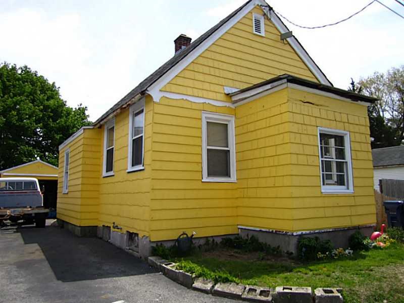 For Sale: 14 Cooke Pl Warwick, RI 02888