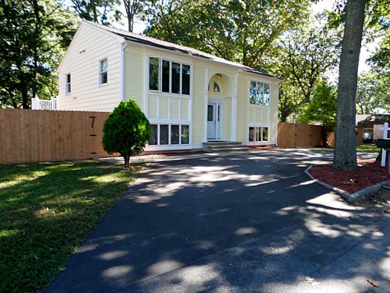 44 Lee Ave