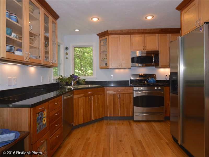 5 Woodmansee Ct West Kingston, RI 02892