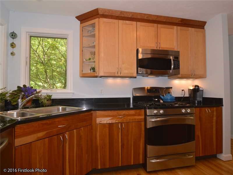 5 Woodmansee Ct West Kingston, RI 02892