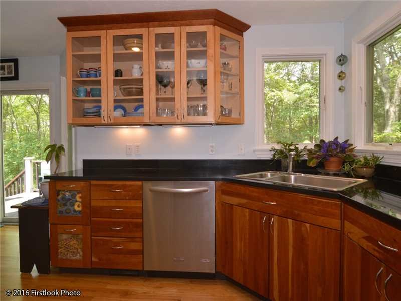 5 Woodmansee Ct West Kingston, RI 02892