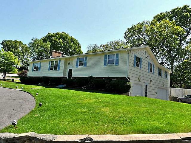 44 Quaker Dr
