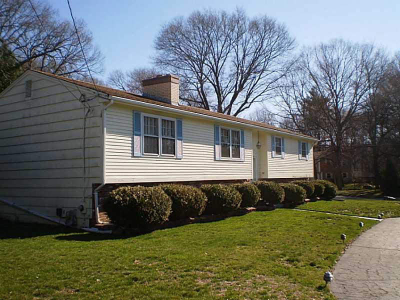 44 Quaker Dr