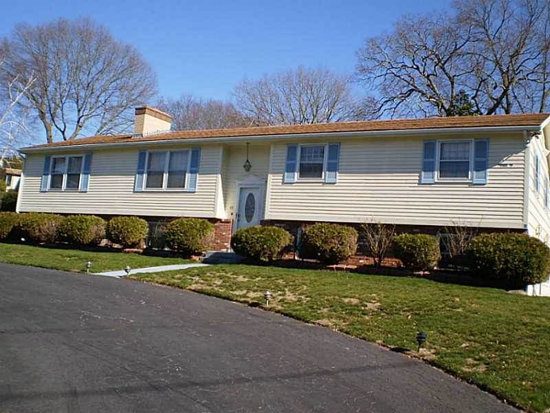 44 Quaker Dr