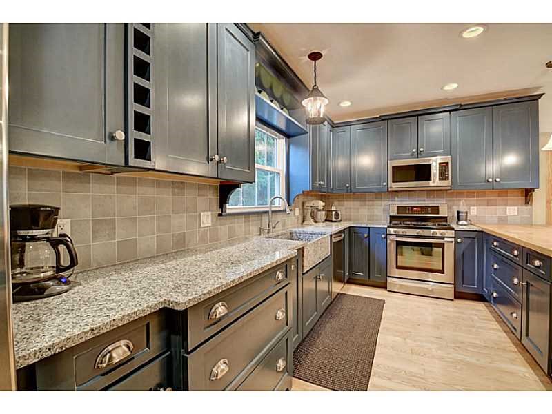 324 Church St, Wood River Junction RI 02894