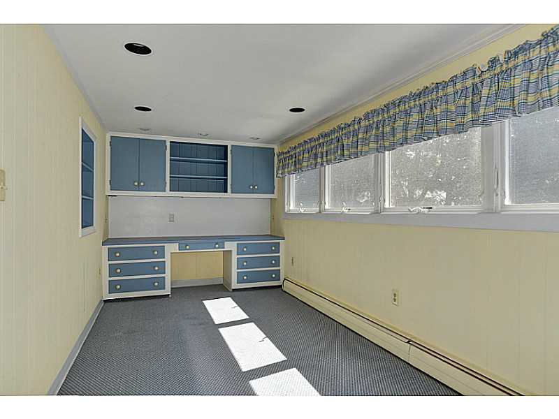 32 Mauran St