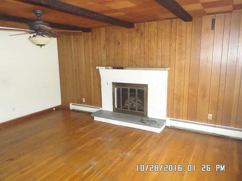 10 Pine St