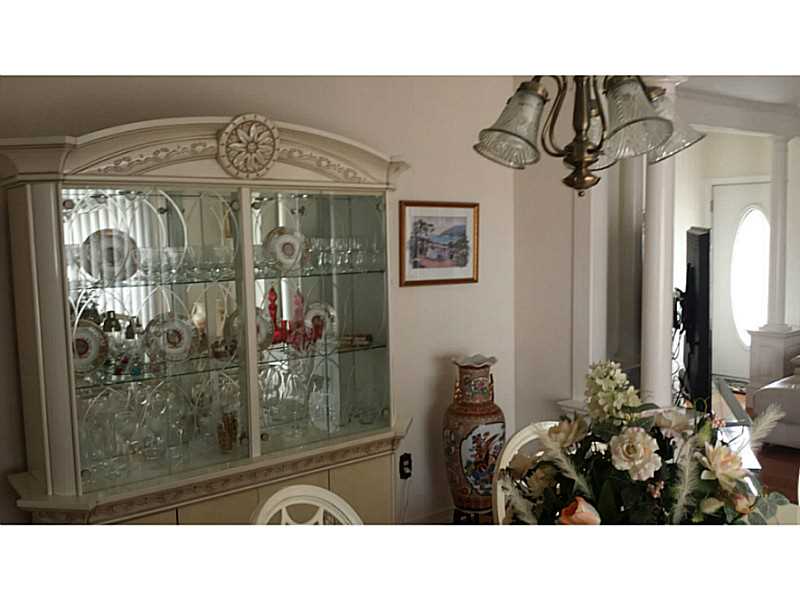 102 Warren Ave