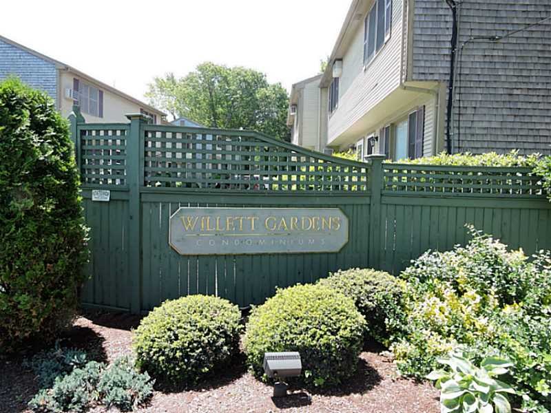 For Sale: 151 Willett Ave #APT 5 Riverside, RI 02915