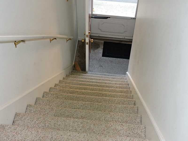 For Sale: 151 Willett Ave #APT 5 Riverside, RI 02915