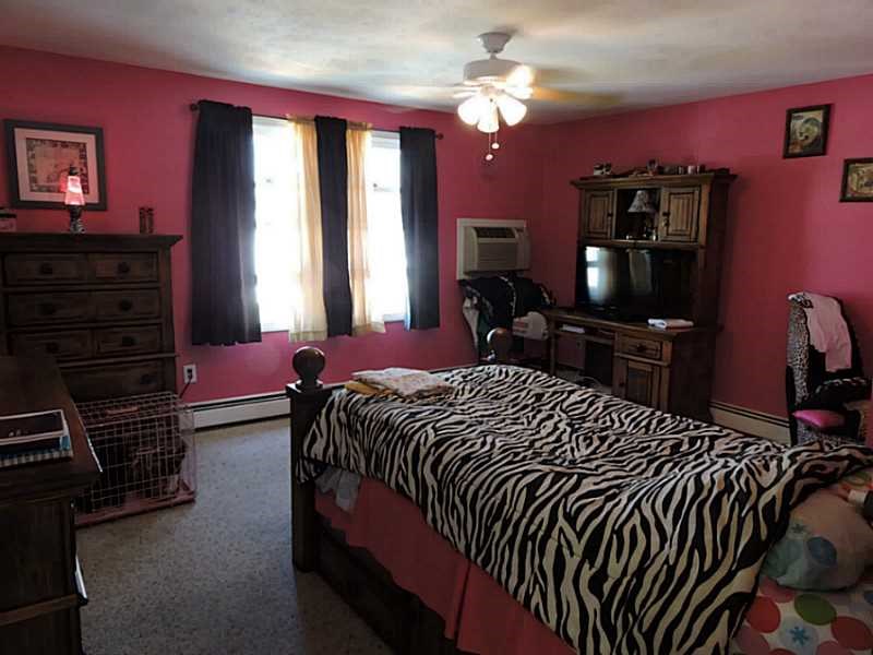 For Sale: 151 Willett Ave #APT 5 Riverside, RI 02915
