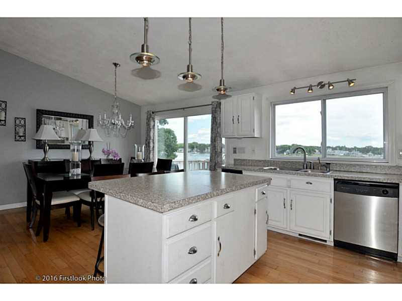 186 Riverside Dr