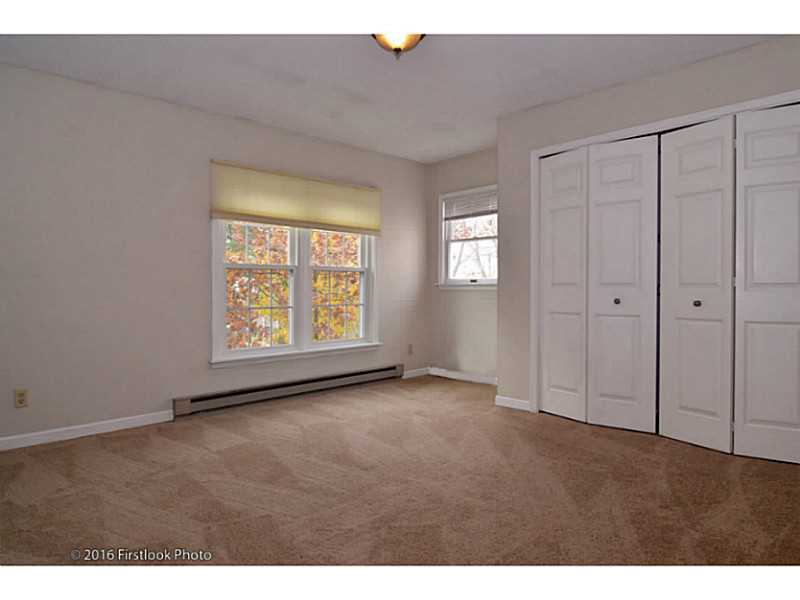 15 Wood Hollow Ln