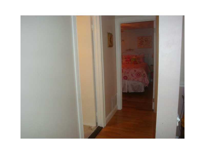 6 Chamberlain St