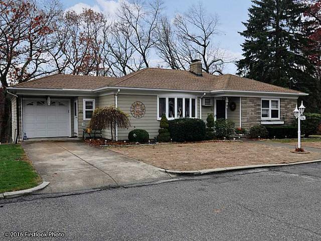 26 Bowen St