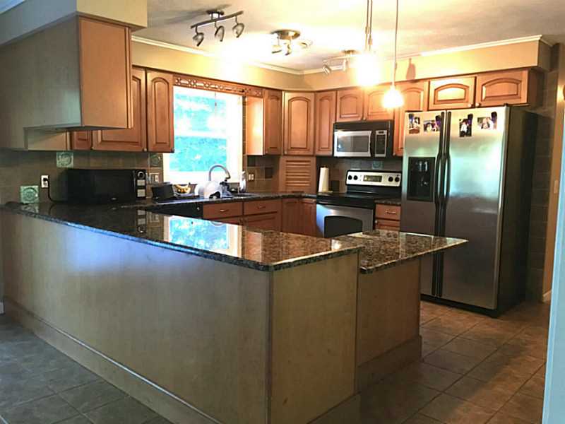 16 Beechnut Dr