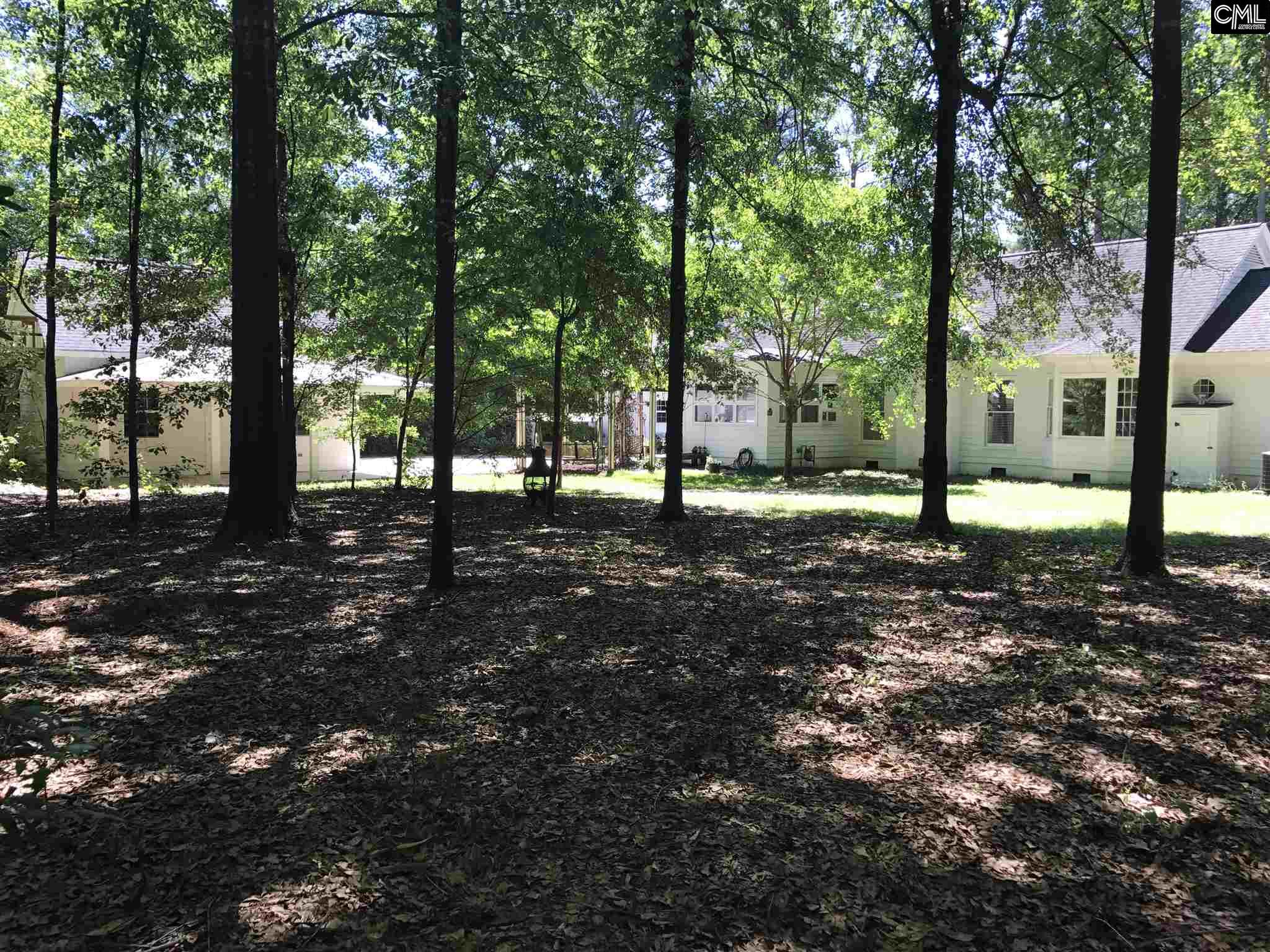 231 Hackamore Ln