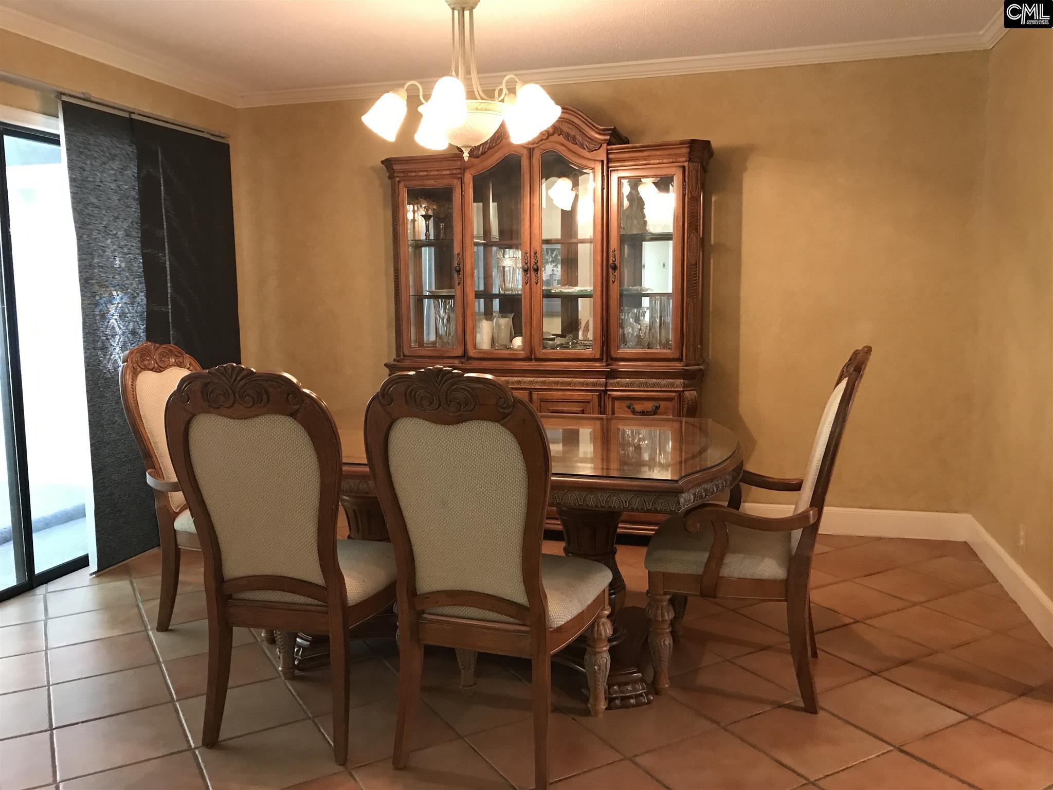 231 Hackamore Ln