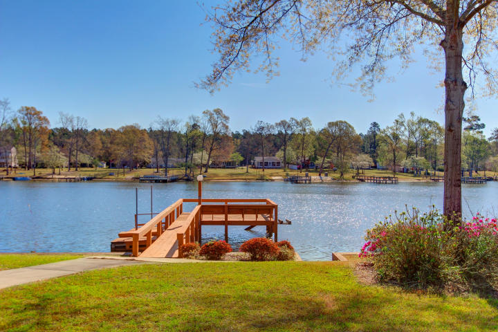 312 Broad River Dr
