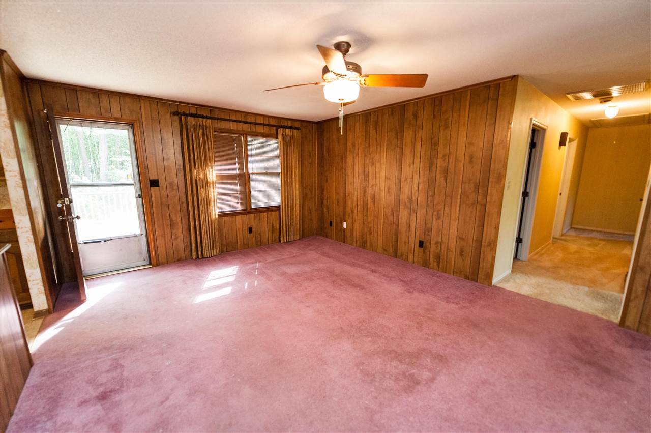212 Wexford Ln