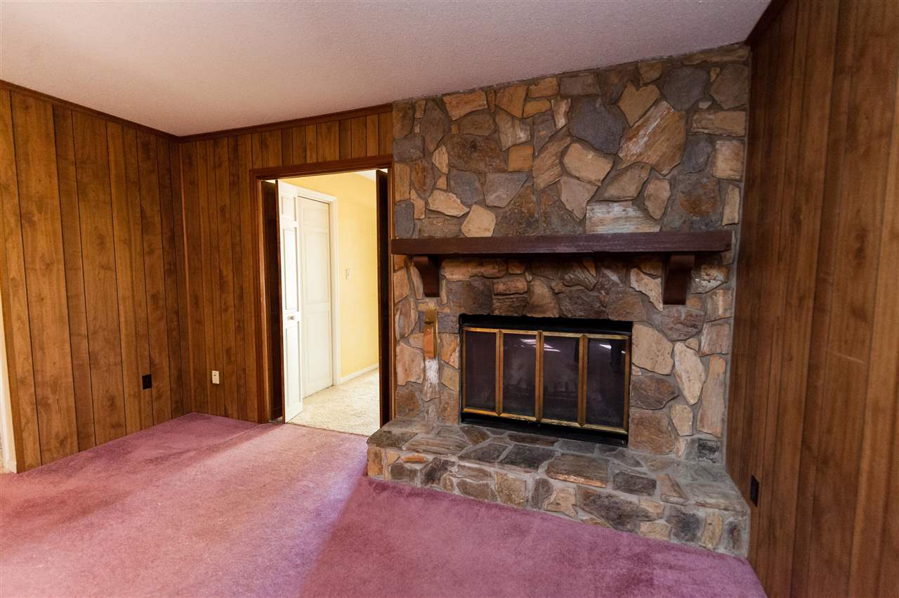 212 Wexford Ln