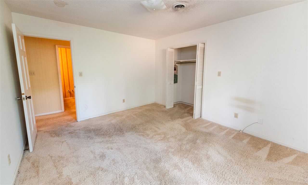 212 Wexford Ln