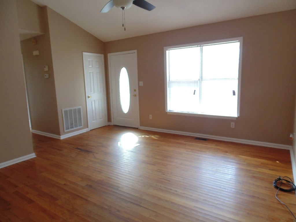 556 Holly Run Ct