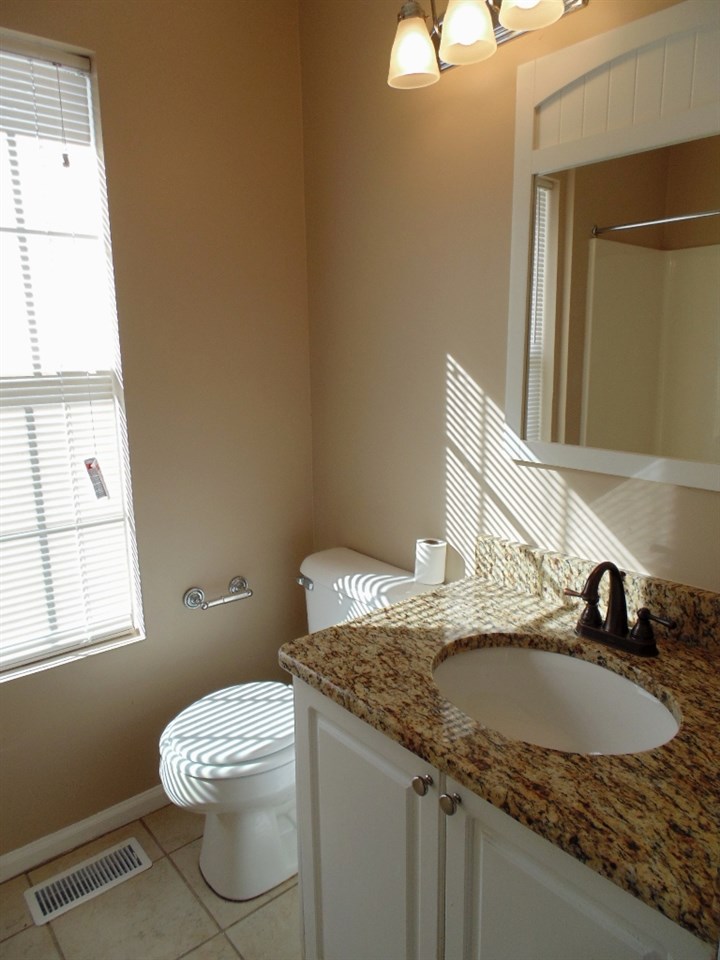 556 Holly Run Ct