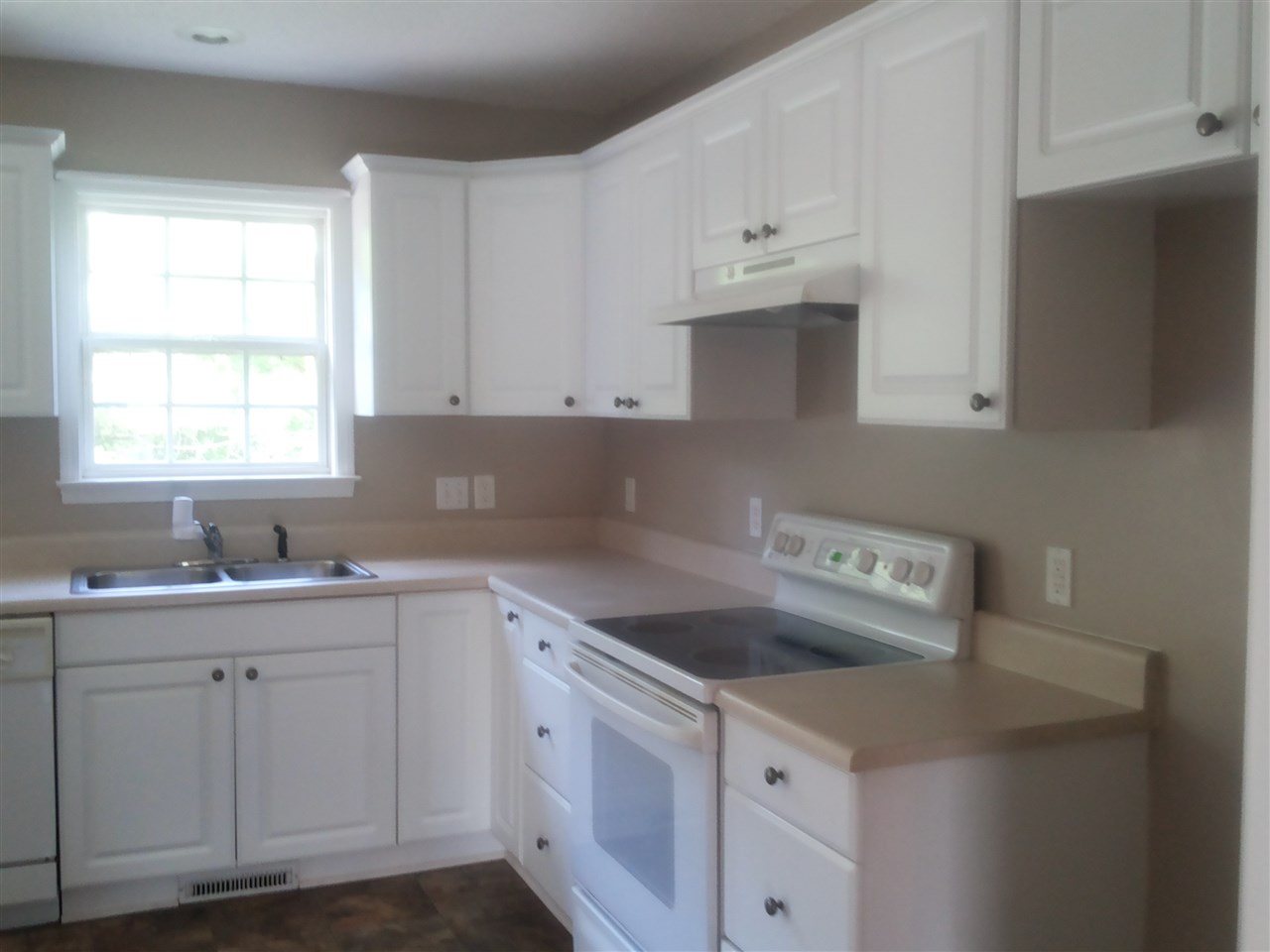 383 E Myles Ln Spartanburg, SC 29303