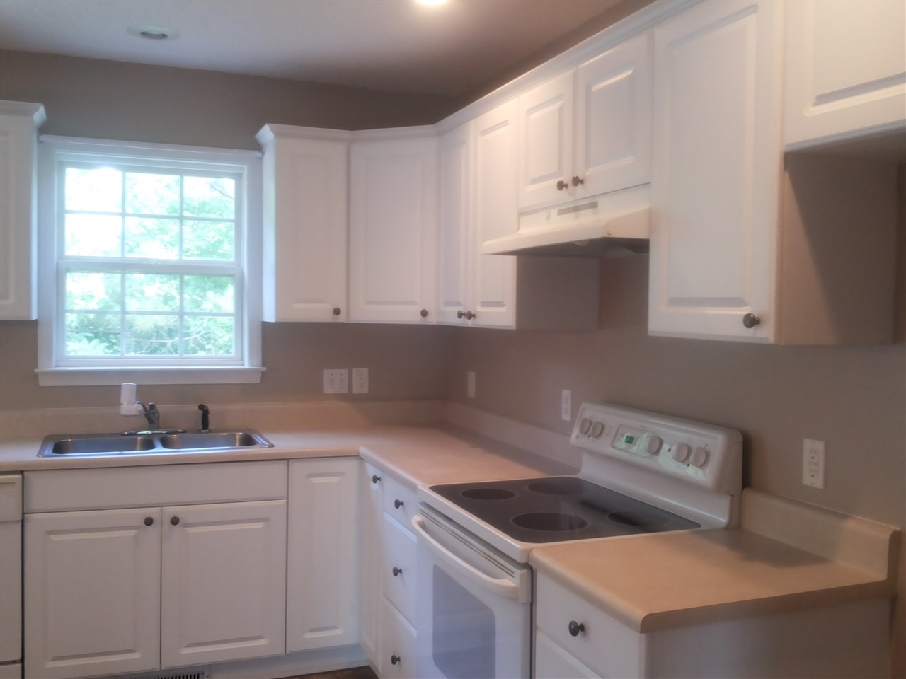 383 E Myles Ln Spartanburg, SC 29303