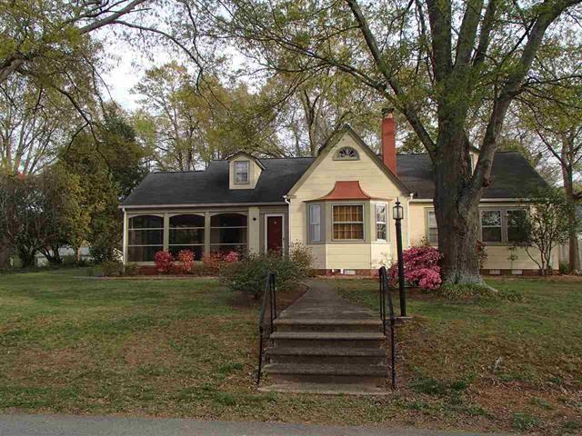 528 Holly Run Ct