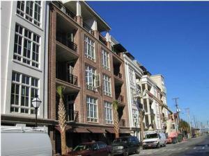 175 Concord St #304