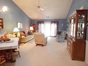 2437 Hansard Dr