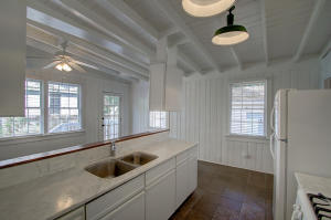 305 Tall Oak