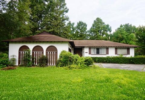 1228 Brookside Dr