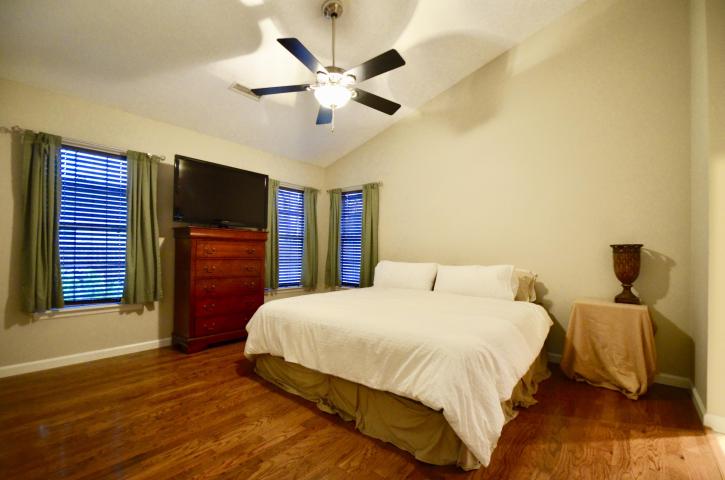 64 Shadowmoss Pkwy